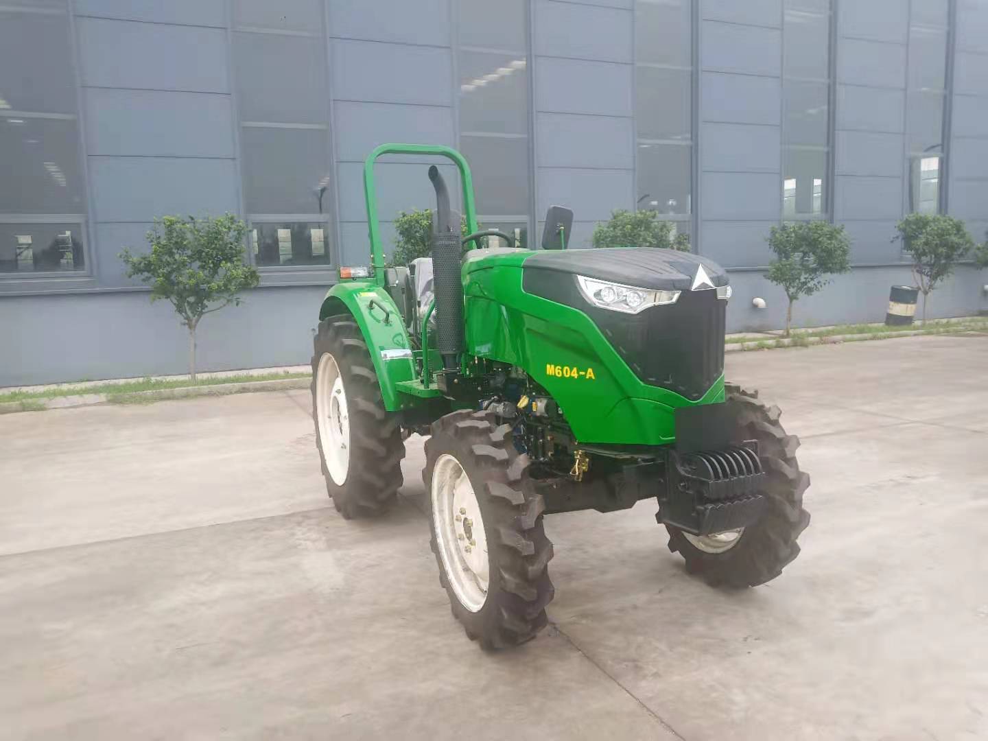 M604-A型轮式拖拉机